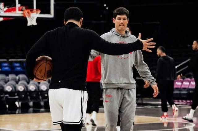 天博体育资讯-连续10场得分上双，谢泼德10助攻+6抢断 弥补短板 火箭1号位升级