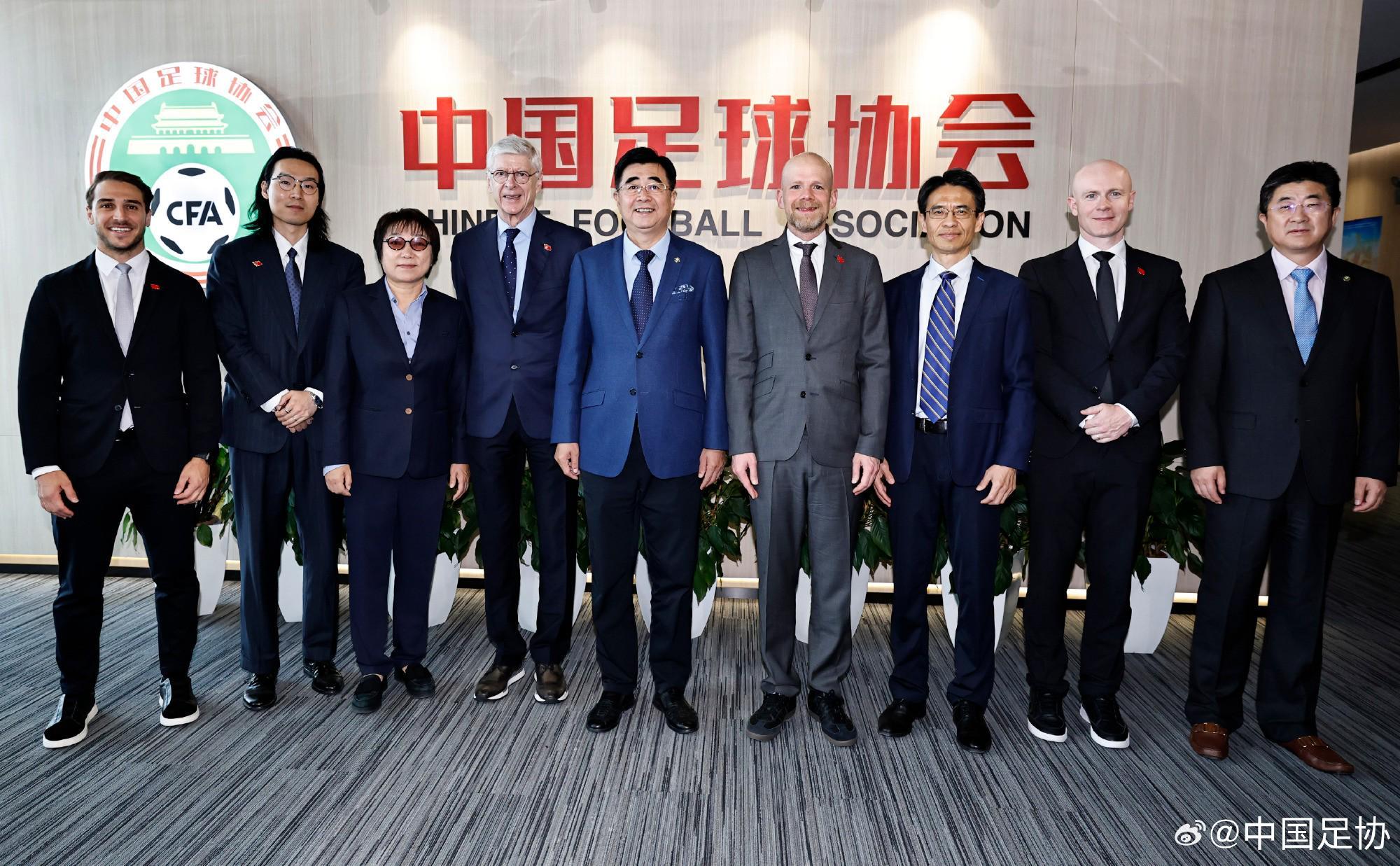 天博体育-FIFA秘书长、温格一行到访中国足协，考察国家足球青训中心
